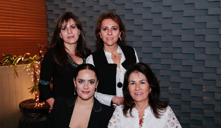  Susana Ayech, Patricia Ramos, Yasmín Jababo y Titis Báez.