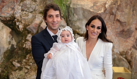 Daniel Enríquez y Gloria Leal con su hija Roberta.
