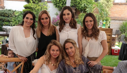 Jacky Villalba, María Torres, Mariana Llaguno, Mónica Cano, Monse Torres y Synthia González.
