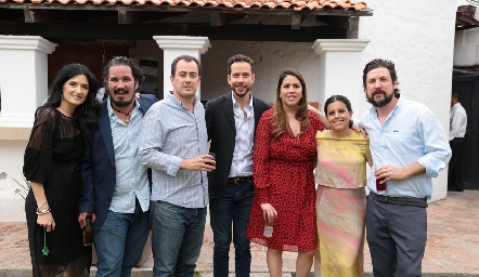 Ale Cano, Juan Pablo Meade, Rafael Mendizábal, Alejandro, Gaby Carrillo, María José Barragán y Diego Rodríguez.