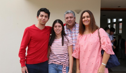 Reunión de la Familia Estrada.