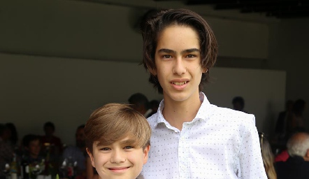  Gabriel Morales y César Morales.