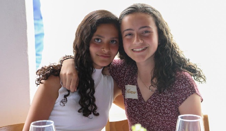 Valeria Delsol y Montse Estrada.