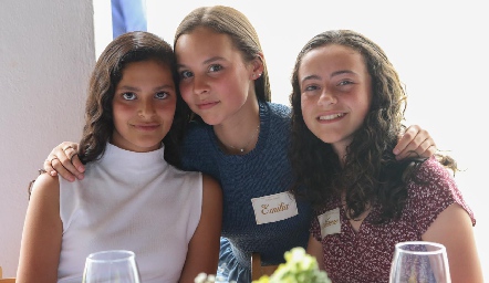 Valeria Delsol, Emilia González y Montse Estrada.