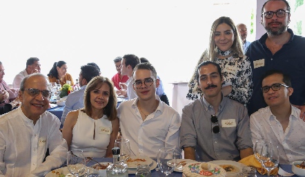 Reunión de la familia Estrada.