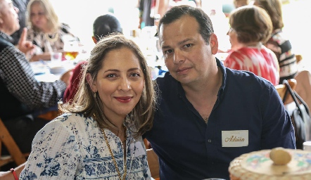  Lorena Aldrete y Adrián Rodriguez.