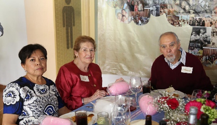 Reunión de la familia Estrada.