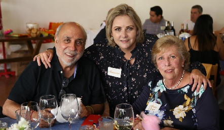 Rafael Puente Estrada, Aranzazú Puente y María Elena Bustindui.