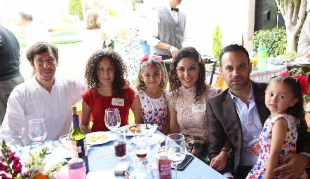 Futuro Moncada, Lorena Estrada, Alejandra,  Alejandra Estrada, Adrián Peña y Carolina.