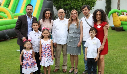 Reunión de la familia Estrada.