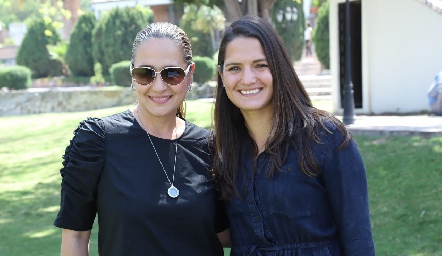  Sara Santos y Luisa López de Lara.
