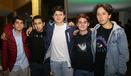  Tomás, Isaac Medina, Sebastián Cabrero, Javier Gómez y Aldo Cansino.