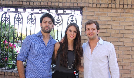  Roberto, Catalina y Alejandro Abud.