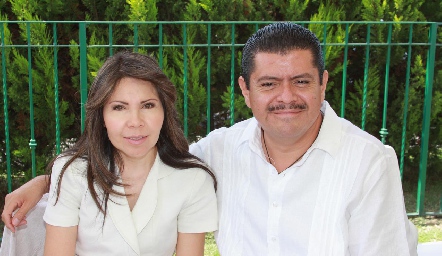  Claudia Velez y Arturo Segoviano.