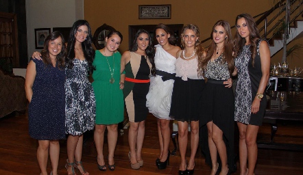  Lucieron muy bellas ellas.