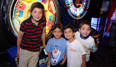 Saad, Marcelo, Juan José y Santi.