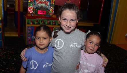 Yezmín, Hannah e Isabela.