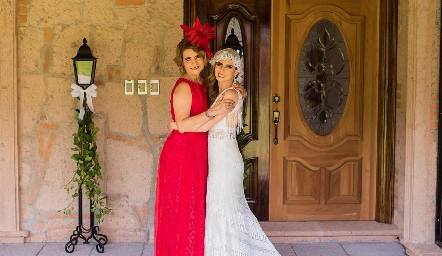  Isa Cabrera de Garza con su hija Isa.