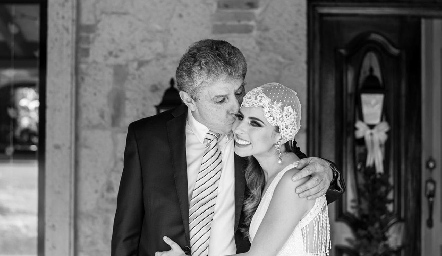  Virgilio Garza Herrera con su hija Isa.