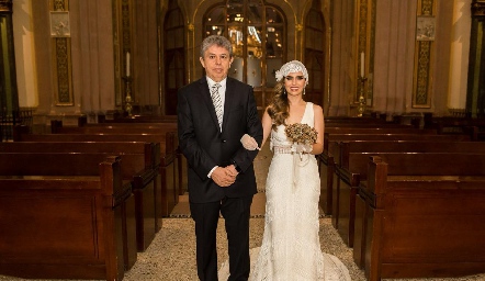  Virgilio Garza con su hija Isa Garza Cabrera.