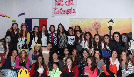 Las chicas del Colegio del Bosqu.