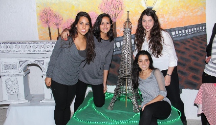  Alejandra Martínez, Cecilia Dávila, Angie Gallardo y Brenda Aguilar.