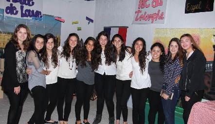  Las chavas del Colegio del Bosque.