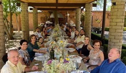  Civil de Paco Cabral y Claudia Dibildox.