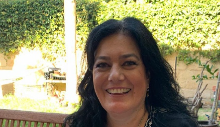  Lourdes Del Valle.