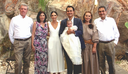  Patricio y Maggy Jourdain, Marina, Doménica y Ricardo Leos, Gema y Ricardo Leos.