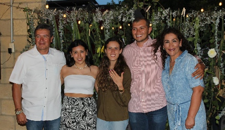  Rafael Landa, Camila Landa, Luli Medina, Ricardo Landa y Josefina Carlin.