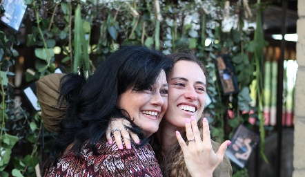  Lourdes Del Valle con su hija Luli.