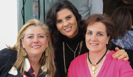  Maru Piñero, Montse Abella y Sandra Estúa.