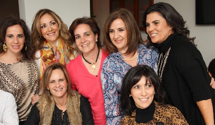  Martha del Río, Claudia del Pozo, Sandra Estúa, Noemí Sampere, Montse Abella, Rocío Gómez y Maricarmen Haro.