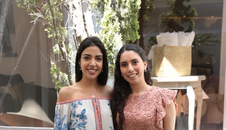  Ximena Pérez y Paola Córdova.