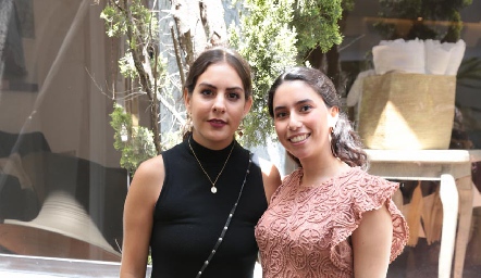  Isa Castelo y Paola Córdova.