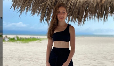  Celina Gallegos.