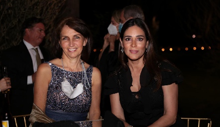  Claudia Canales y Maribel Lozano.