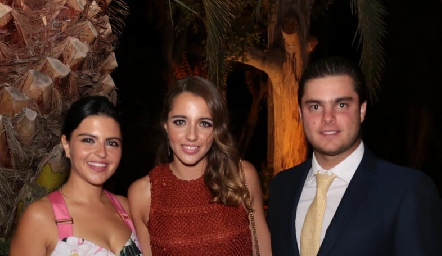  Daniela de los Santos, Ana Paula de los Santos y Santiago Rosillo.