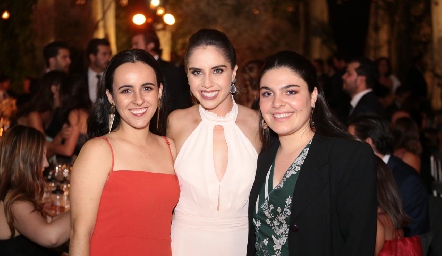  Cecilia García, Pía Gómez y Cata Esper.
