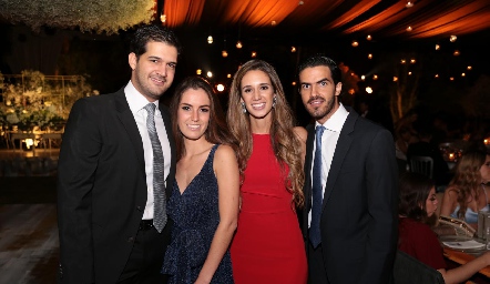  Polo Stevens con su novia, María Stevens y Ricardo Gómez.