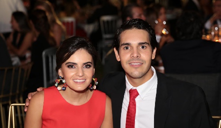  Adriana Olmos y Mauricio Tobías.