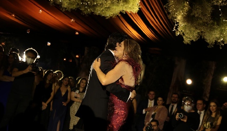  Guillermo Gómez con su mamá Paty Gaviño.