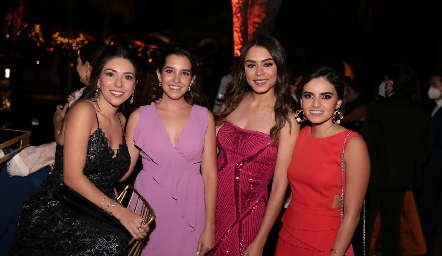  Cristy Lorca, Montse Villanueva, Paulina Rodríguez y Adriana Olmos.