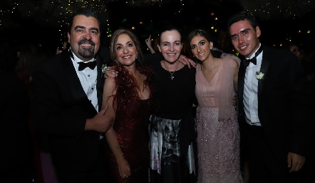  Javier Gómez, Patricia Gaviño, Lourdes, Patricia Gómez y Javier Azcarate.