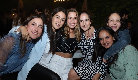  Sofía Villaseñor, Carmelita Del Valle, Paulina Aguirre, Dany Mina, Sofía Torres y Claudia Villasana.