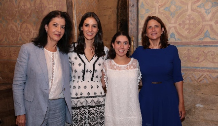  Tere Ramírez, Paulina Torres, Paola Córdova y Carmen Echeveste.