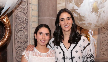 Paola Córdova y Paulina Torres.