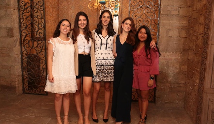  Paola Córdova, Diana Villanueva, Paulina Torres, Paola Gutiérrez y Ana Meche Cifuentes.