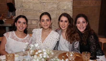  Paola Córdova, Bárbara Mahbub, Mónica Torres y Lore de la Parra.